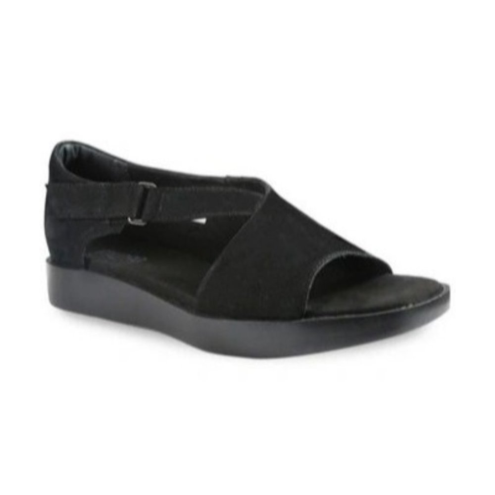 Munro Peyton Sandals in Black